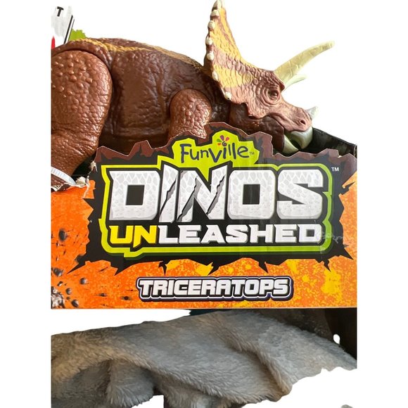 Funville dinos unleashed -triceratops with Dino sounds - Picture 3 of 5
